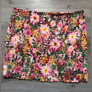 NWT H&M floral mini skirt